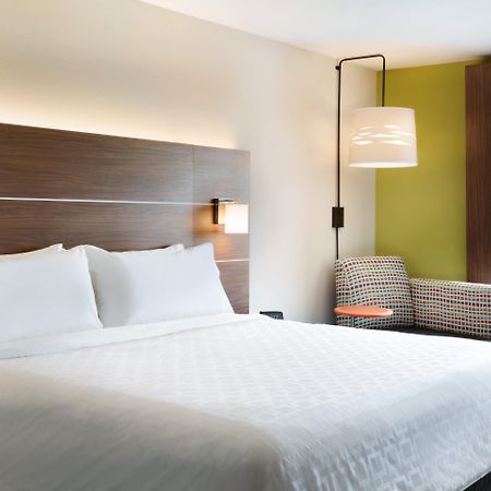 Holiday Inn Express & Suites - Middletown By Ihg Exterior photo